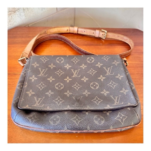 💚STYLISH💚LOUIS VUITTON MUSETTE TANGO SHOULDER BAG - Picture 6 of 16